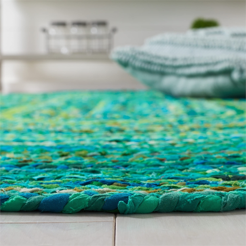 Safavieh Braided 5' Round Hand Woven Rug in Green