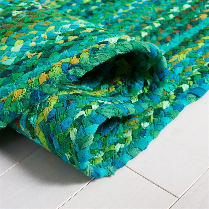 Safavieh Braided 5' Round Hand Woven Rug in Green