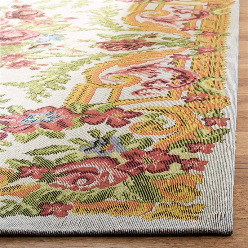 Safavieh Classic Vintage 4' x 6' Rug in Ivory and Rose