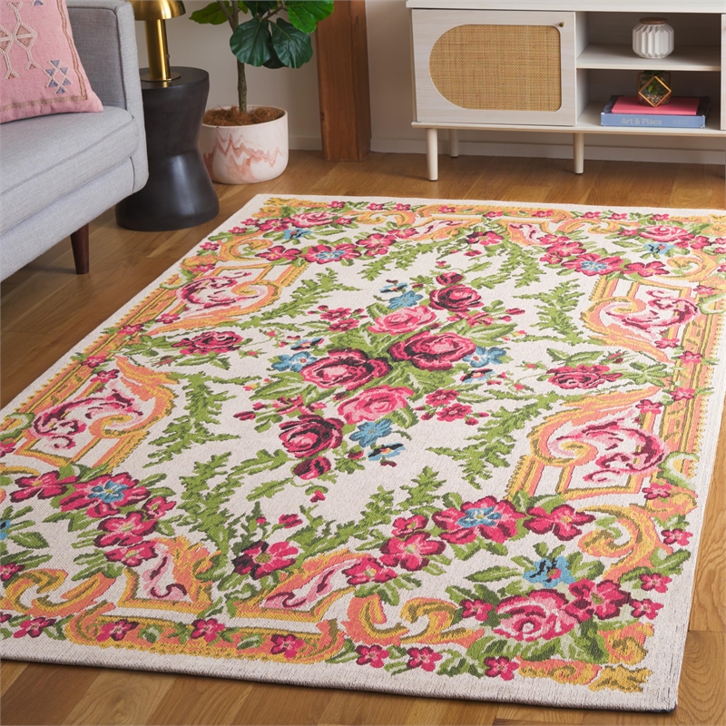Safavieh Classic Vintage 5' x 8' Rug in Ivory and Rose