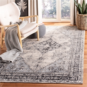Safavieh Classic Vintage 4' x 6' Rug in Gray
