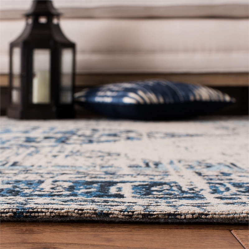 Safavieh Classic Vintage 4' x 6' Rug in Blue and Gray