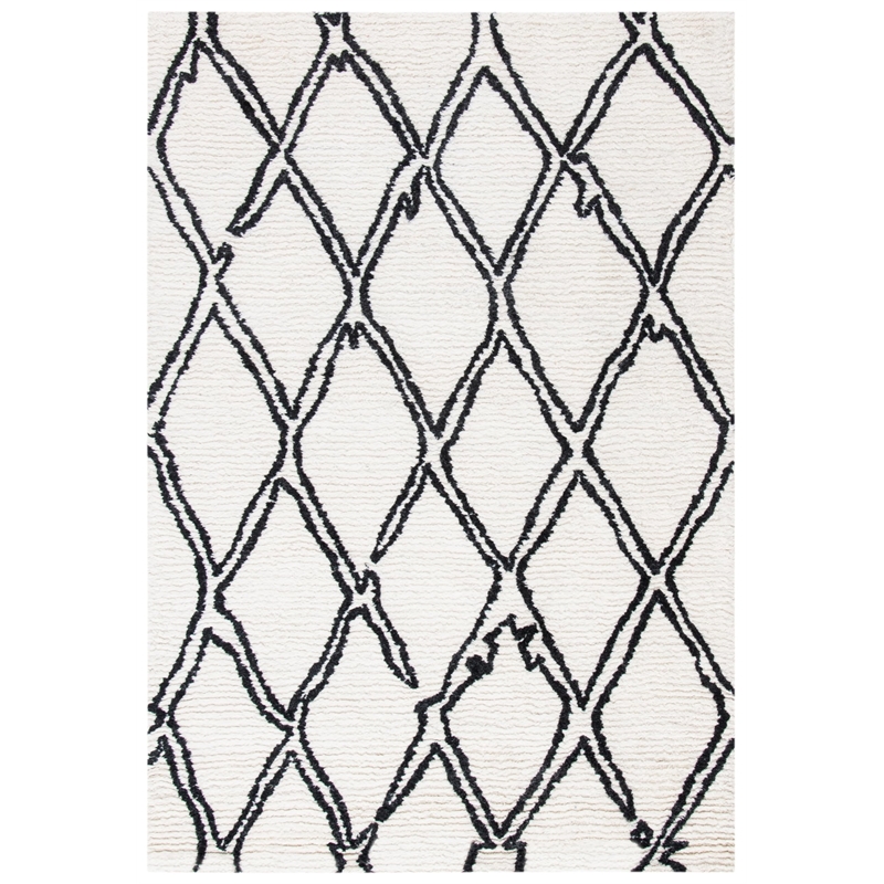 Safavieh Casablanca 4' x 6' Hand Tufted Wool Rug in Ivory and Black