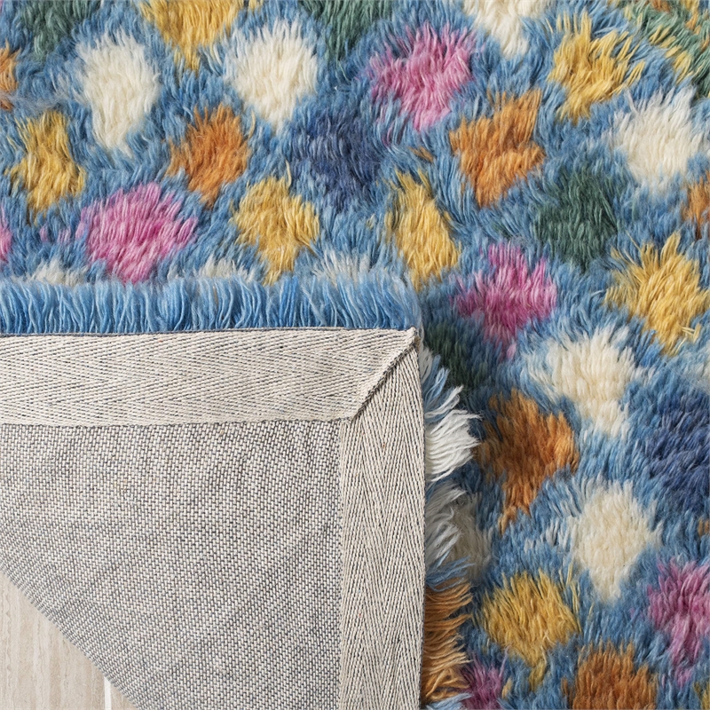 Safavieh Casablanca 8' x 10' Hand Tufted Wool Rug in Ivory and Blue