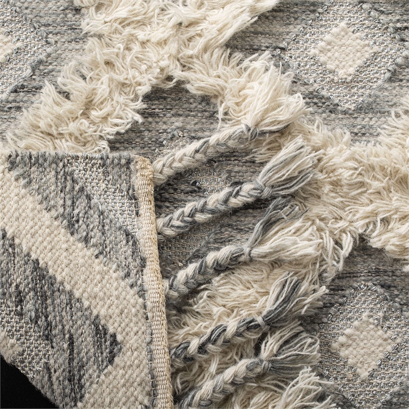 Safavieh Kenya 6' x 9' Hand Knotted Shag Wool Rug in Gray and Ivory