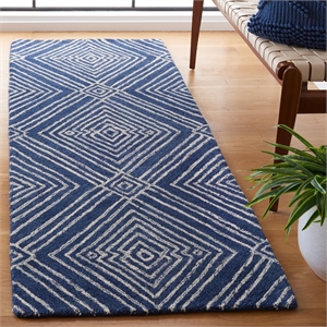 Safavieh Micro-Loop 2'3&quot x 7' Hand Tufted Wool Runner Rug in Navy