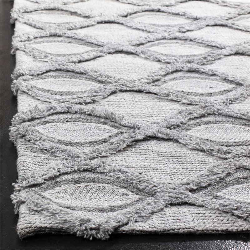 Safavieh Marbella 6' x 9' Hand Loomed Rug in Gray and Charcoal