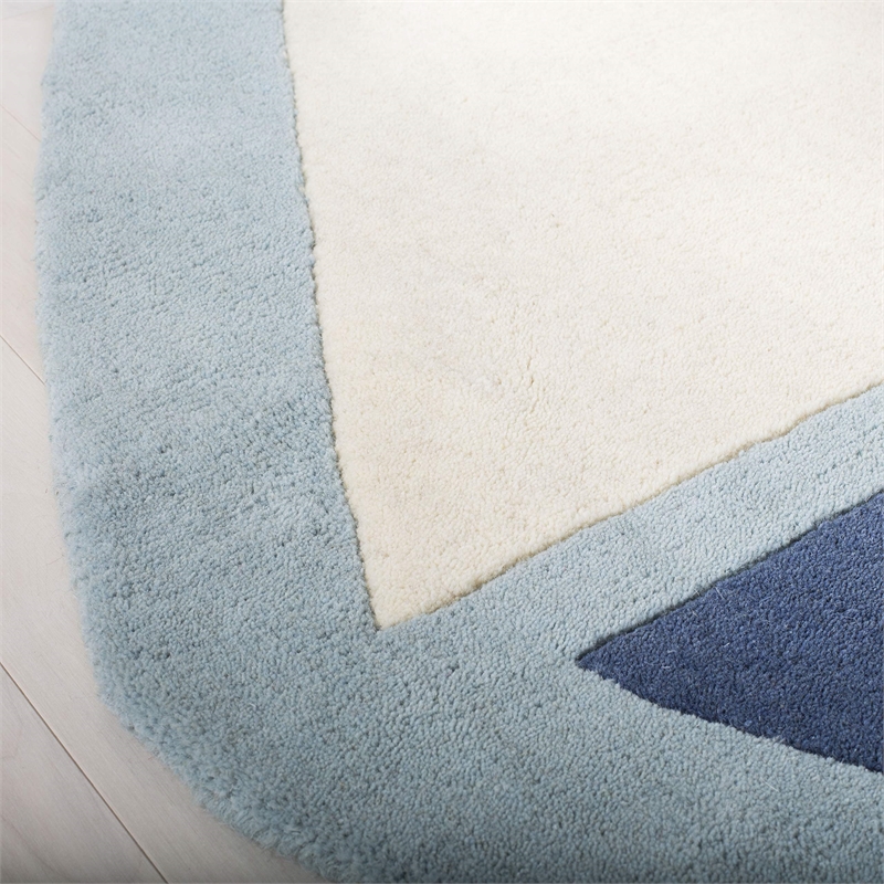 Safavieh Martha Stewart 5' x 5'6