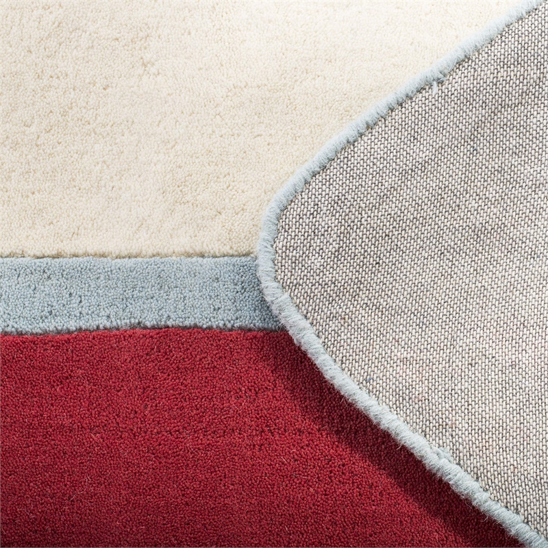 Safavieh Martha Stewart 5' x 5'6