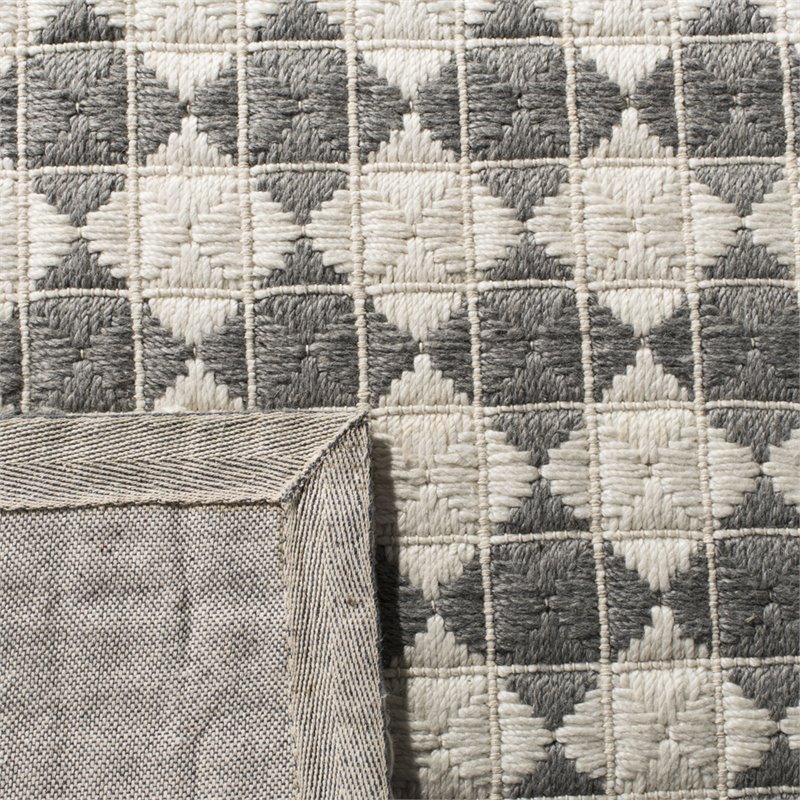 Safavieh Natura 3' x 5' Hand Woven Rug in Gray and Ivory