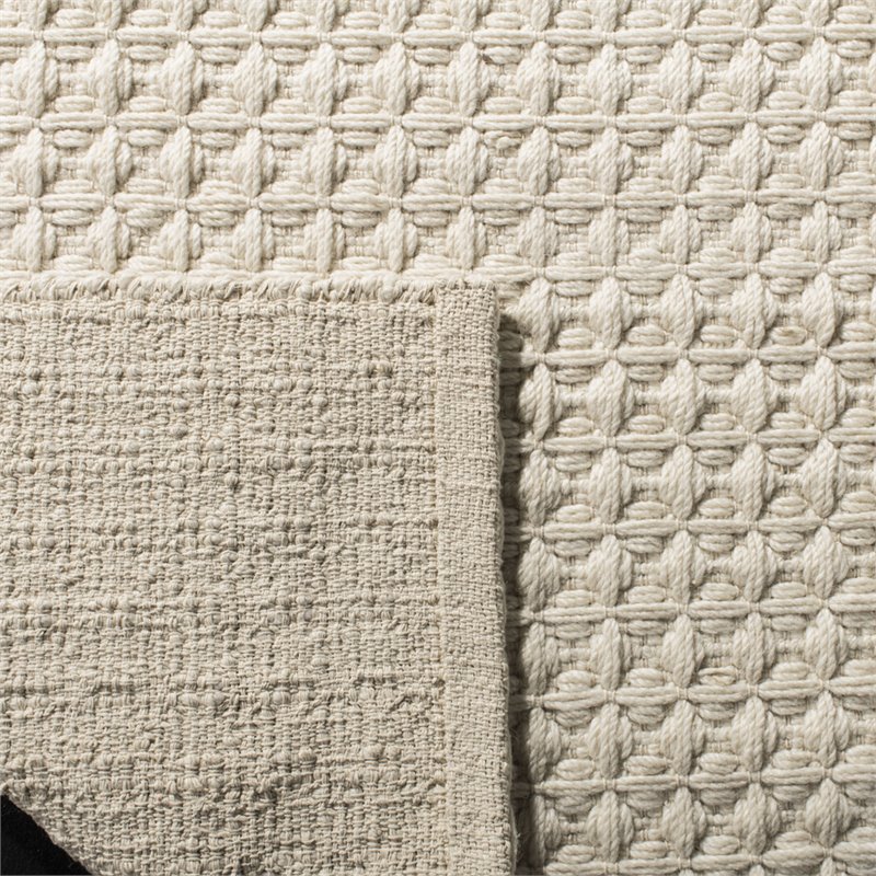 Safavieh Natura 3' x 5' Hand Woven Rug in Ivory
