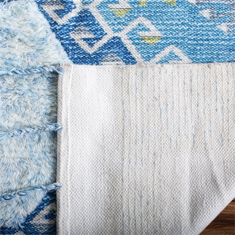 Safavieh Saffron 8' x 10' Hand Loomed Wool Rug in Turquoise and Blue