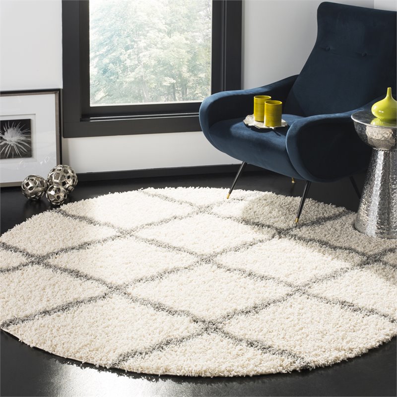 Safavieh Dallas 6' Round Shag Rug in Ivory and Gray