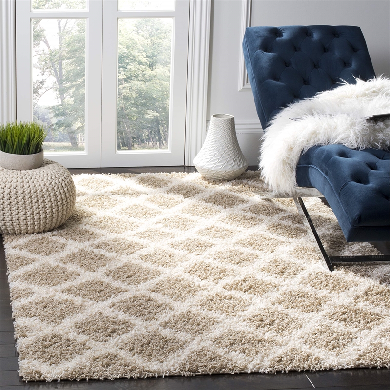 Safavieh Dallas 4' x 6' Shag Rug in Beige and Ivory