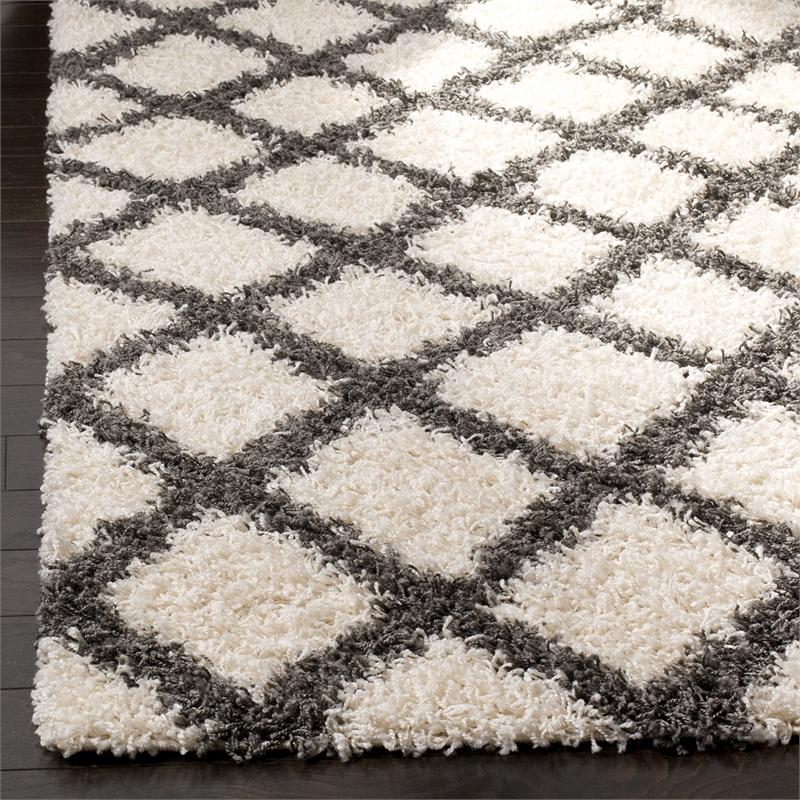 Safavieh Dallas 4' x 6' Shag Rug in Ivory and Gray
