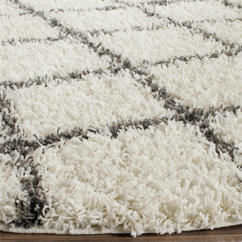 Safavieh Dallas 6' Round Shag Rug in Ivory and Gray