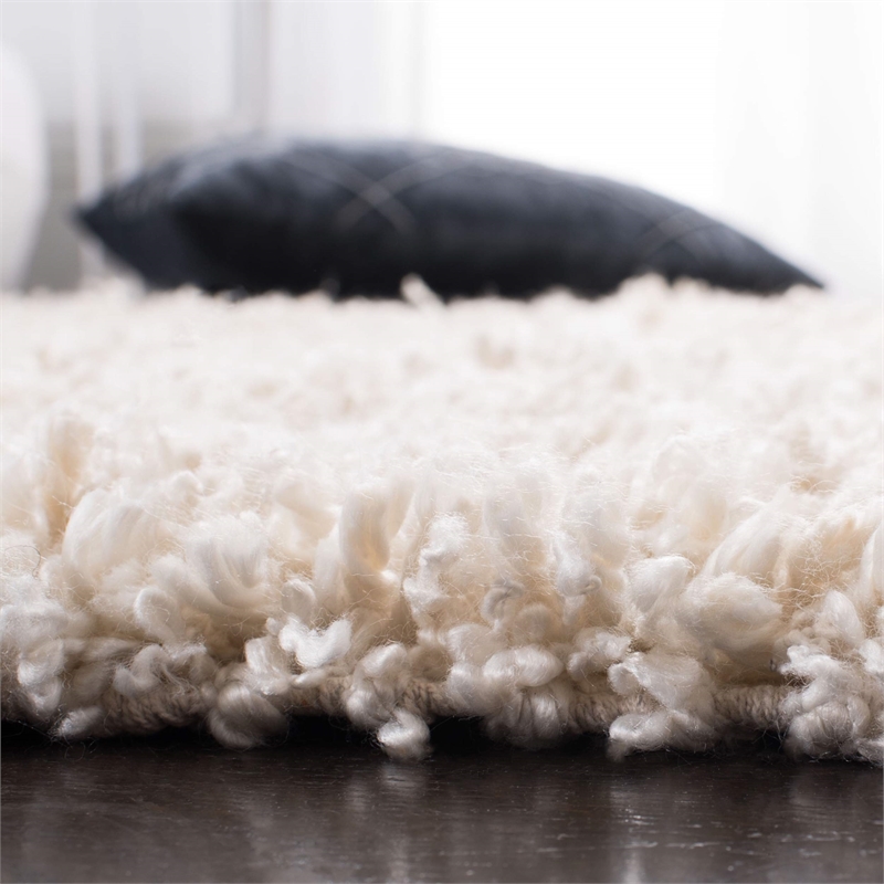 Safavieh 4' x 6' Hand Woven Sheep Shag Rug in Ivory