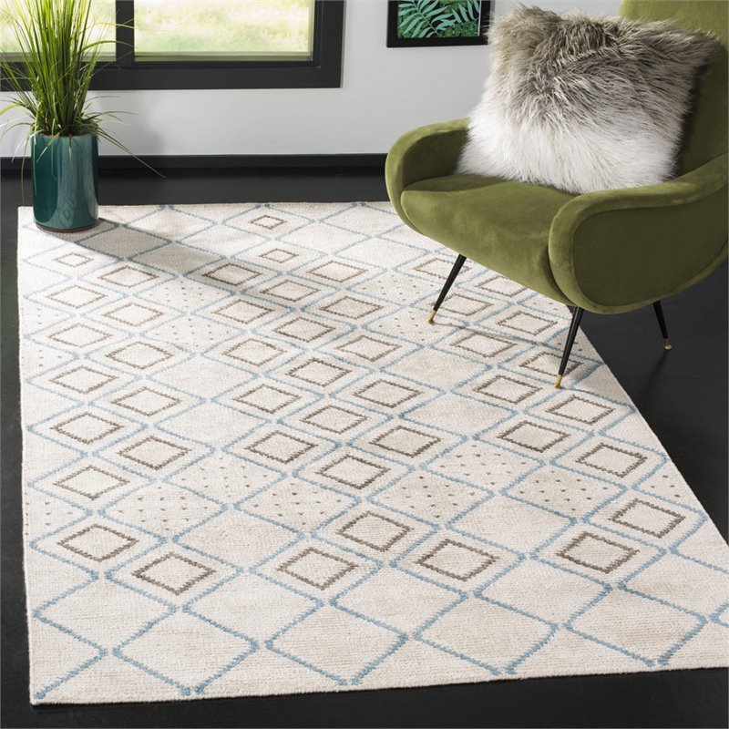 Safavieh Stone Wash 5' x 8' Hand Knotted Rug in Ivory and Blue
