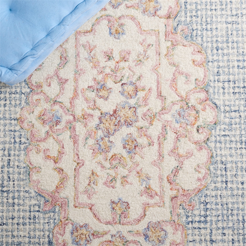 Safavieh Aubusson 5' x 8' Hand Tufted Wool Rug in Blue and Ivory