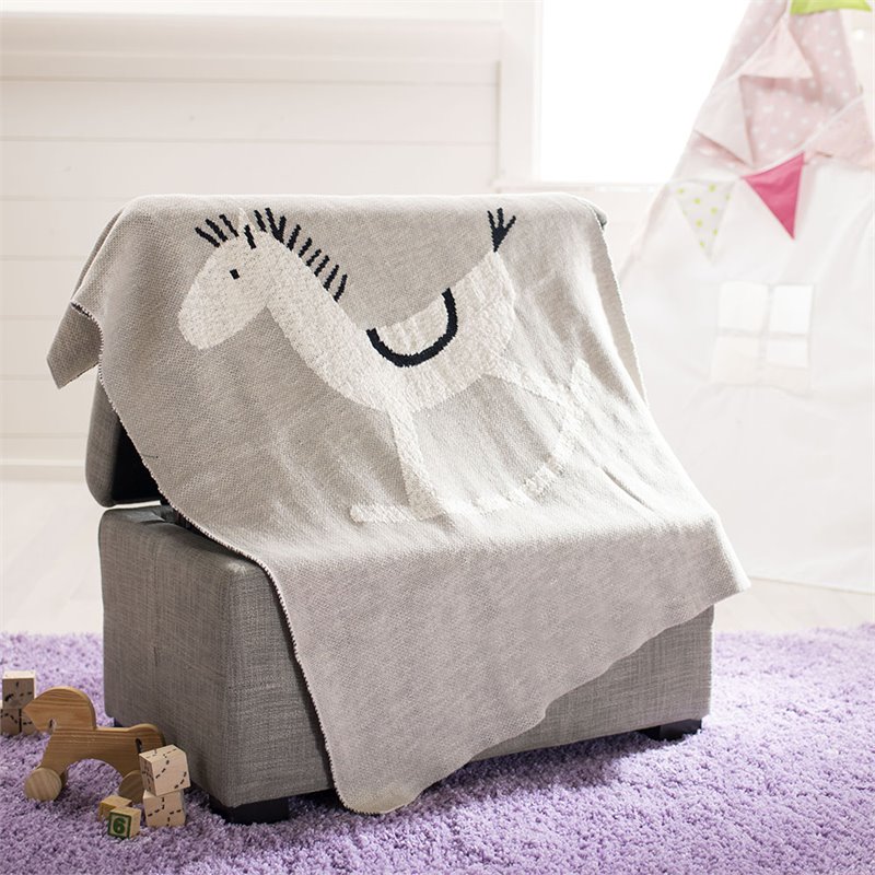 Safavieh Tater Trot Throw Blanket in Gray and Black