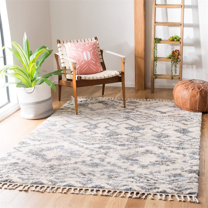 Safavieh Berber 8' x 10' Shag Rug in Cream and Navy