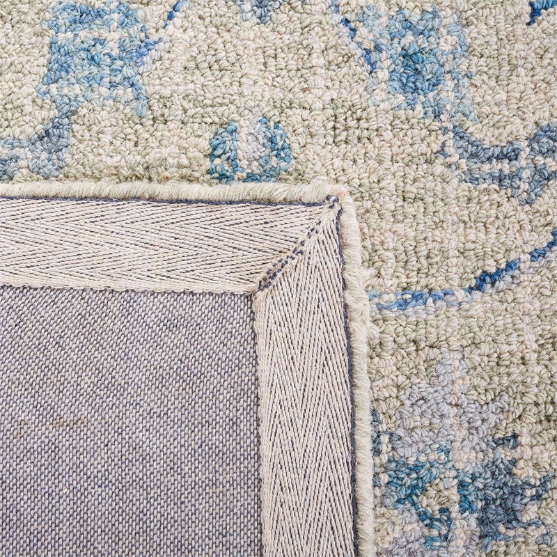 Safavieh Blossom 6' Round Hand Tufted Wool Rug in Silver and Blue