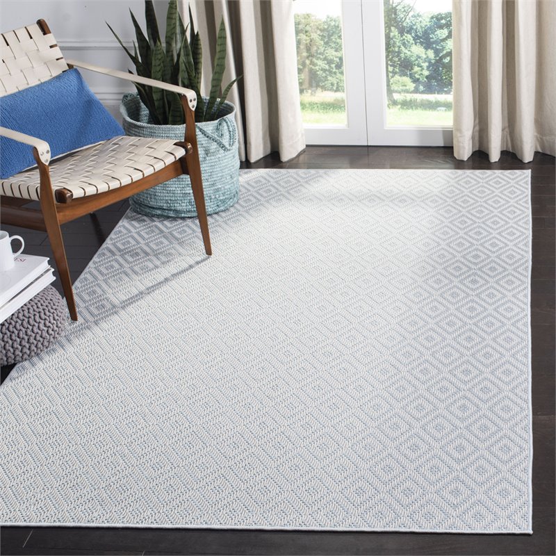 Safavieh Bermuda 4' x 6' Rug in Light Blue and Cream