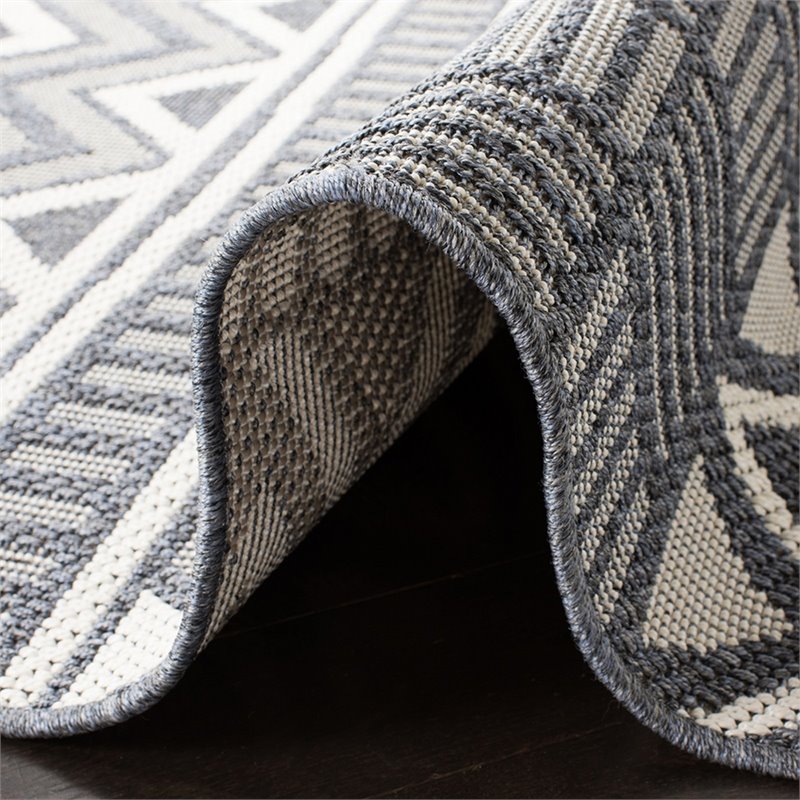 Safavieh Bermuda 9' x 12' Rug in Navy and Creme