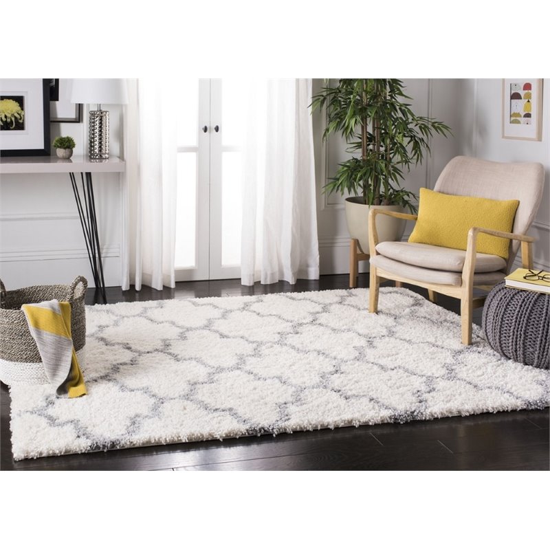 Safavieh Fontana 4' x 6' Shag Rug in Cream and Gray