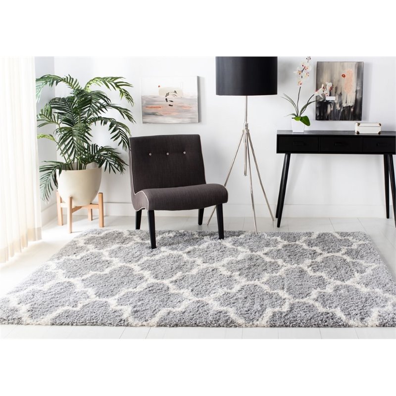 Safavieh Fontana 4' x 6' Shag Rug in Gray and Cream