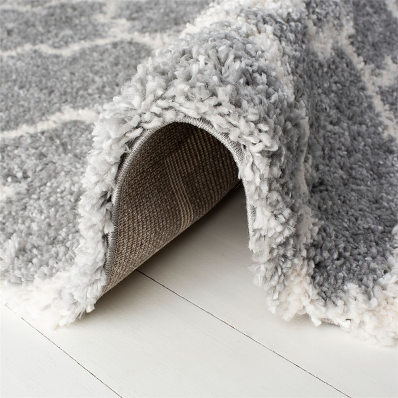 Safavieh Fontana 4' x 6' Shag Rug in Gray and Cream