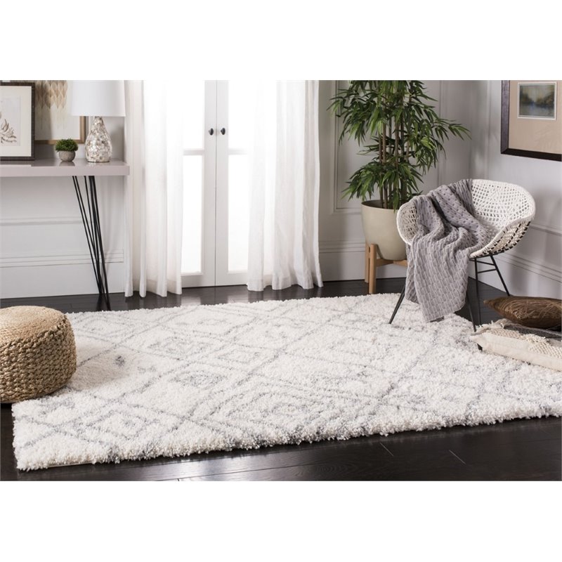 Safavieh Fontana 4' x 6' Shag Rug in Cream and Gray