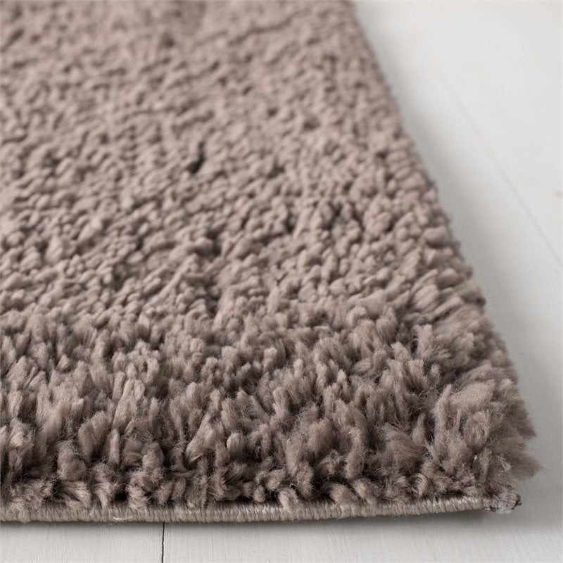 Safavieh August 4' x 6' Shag Rug in Taupe