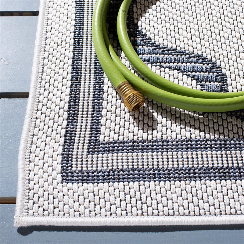 Safavieh Bermuda 4' x 6' Rug in Ivory and Charcoal