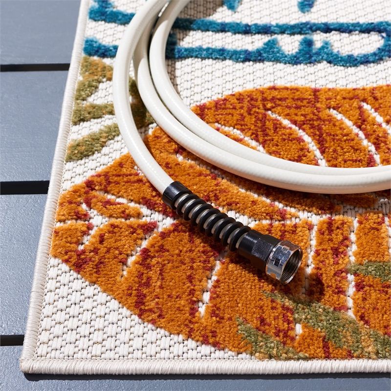 Safavieh Cabana 4' x 6' Rug in Creme and Red