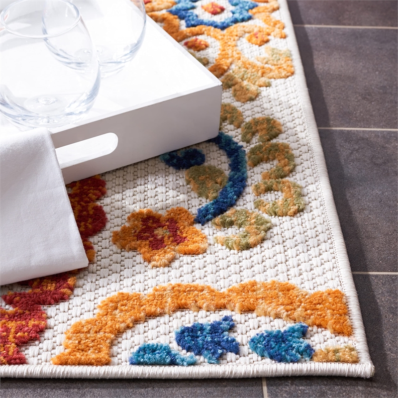 Safavieh Cabana 8' x 10' Rug in Cream and Navy