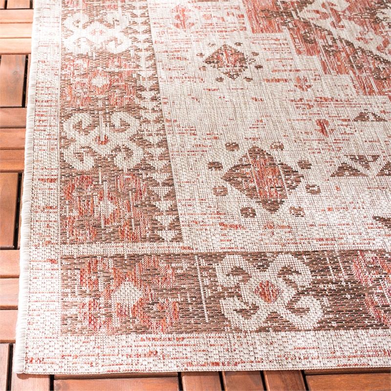 Safavieh Courtyard 5'3