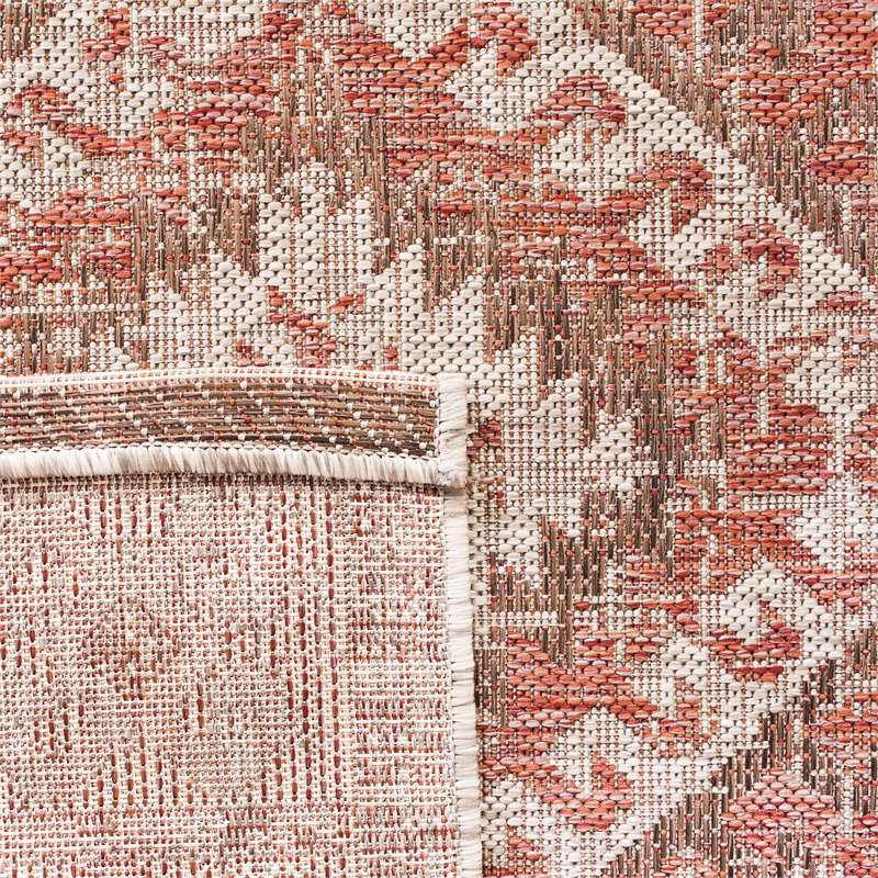 Safavieh Courtyard 5'3