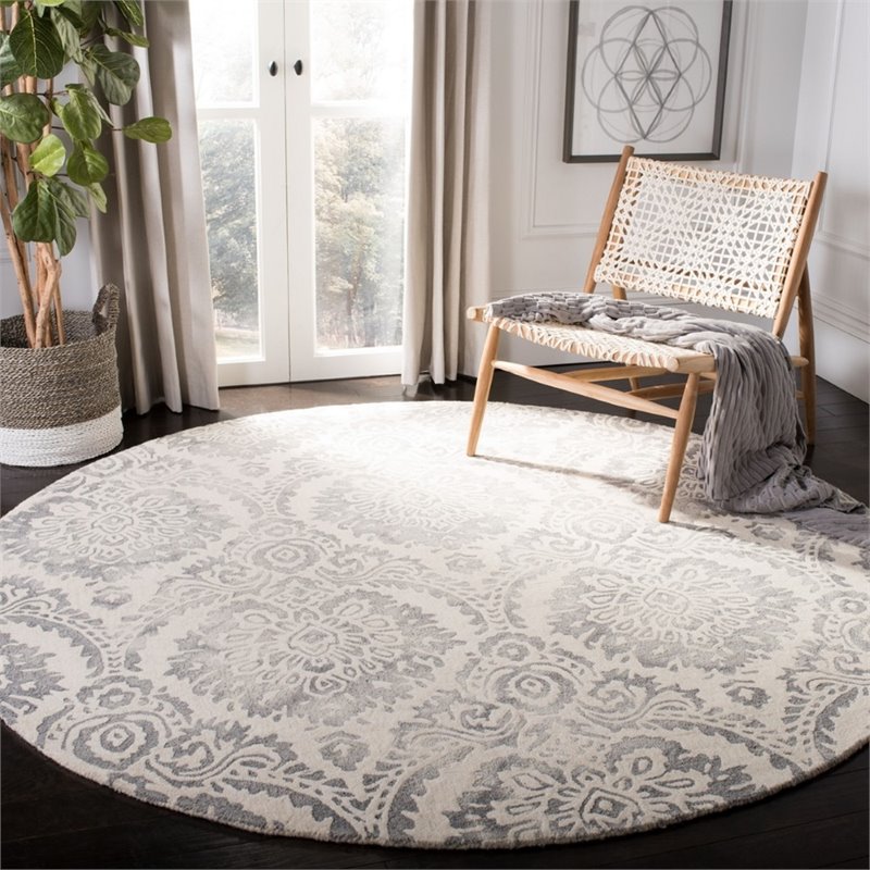 Safavieh Dip Dye 7' Round Hand Tufted Wool Rug in Silver and Ivory