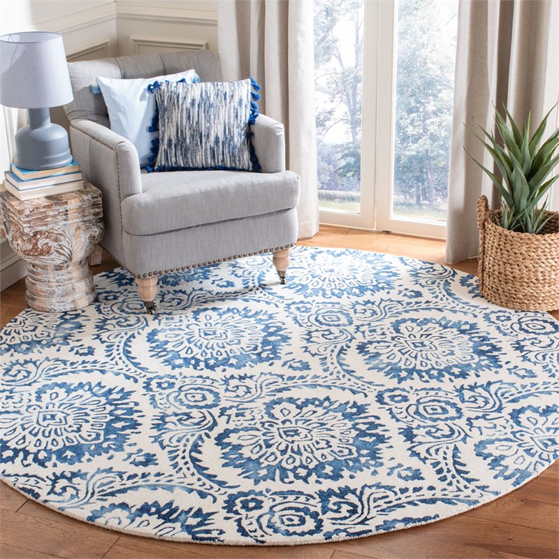 Safavieh Dip Dye 7' Round Hand Tufted Wool Rug in Blue and Ivory