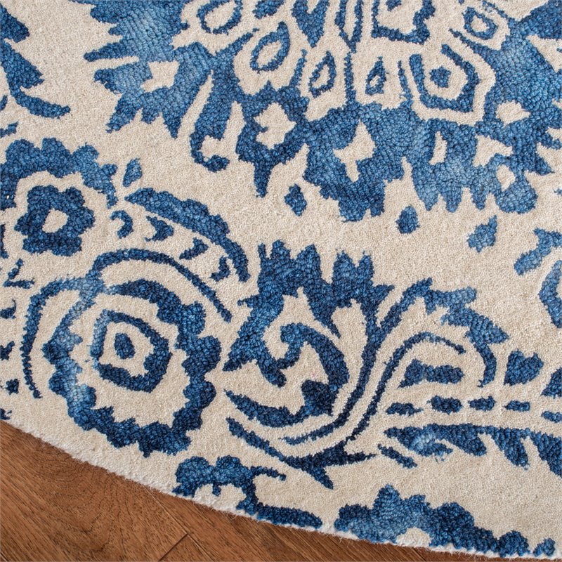 Safavieh Dip Dye 7' Round Hand Tufted Wool Rug in Blue and Ivory