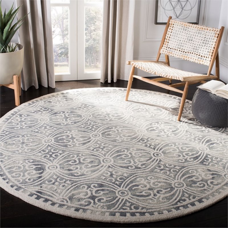 Safavieh Dip Dye 7' Round Hand Tufted Wool Rug in Silver and Ivory