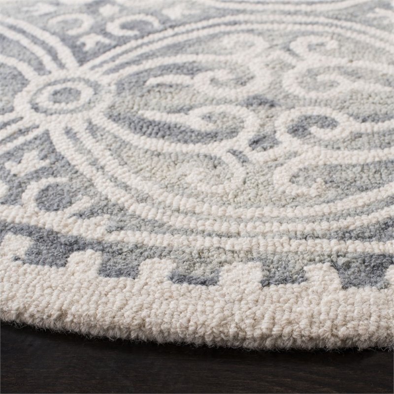 Safavieh Dip Dye 7' Round Hand Tufted Wool Rug in Silver and Ivory