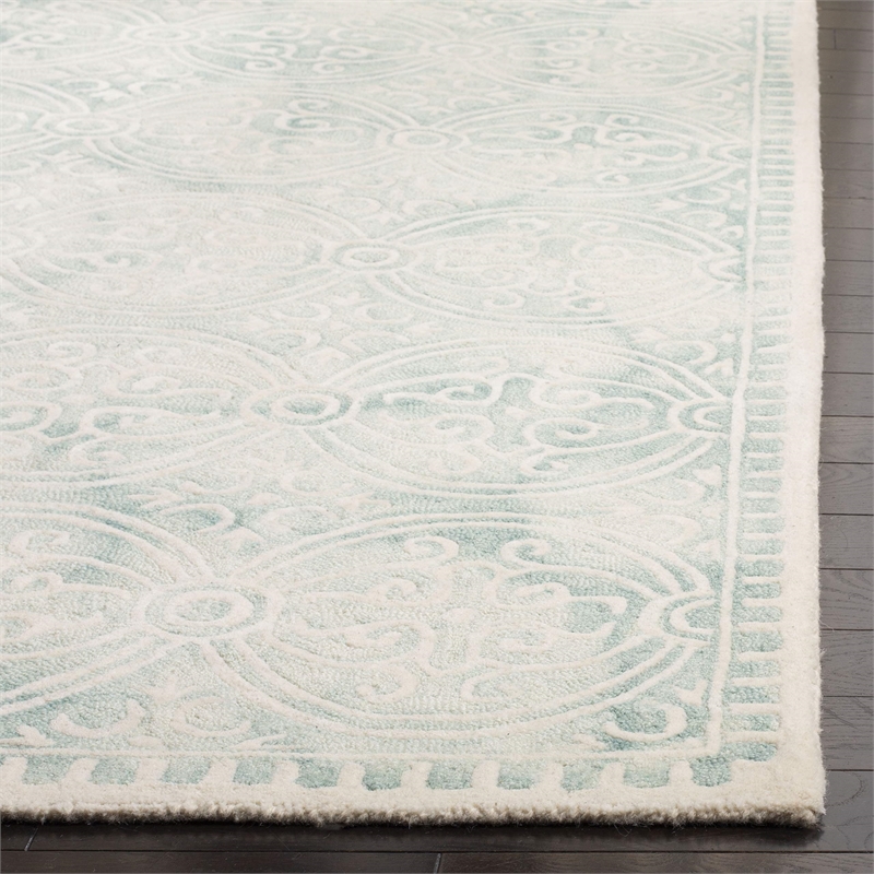 Safavieh Dip Dye 5' x 8' Hand Tufted Wool Rug in Green and Ivory