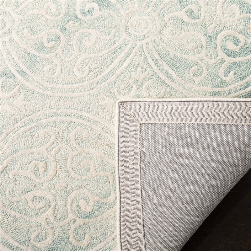Safavieh Dip Dye 5' x 8' Hand Tufted Wool Rug in Green and Ivory