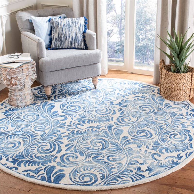 Safavieh Dip Dye 7' Round Hand Tufted Wool Rug in Blue and Ivory
