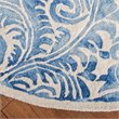 Safavieh Dip Dye 7' Round Hand Tufted Wool Rug in Blue and Ivory