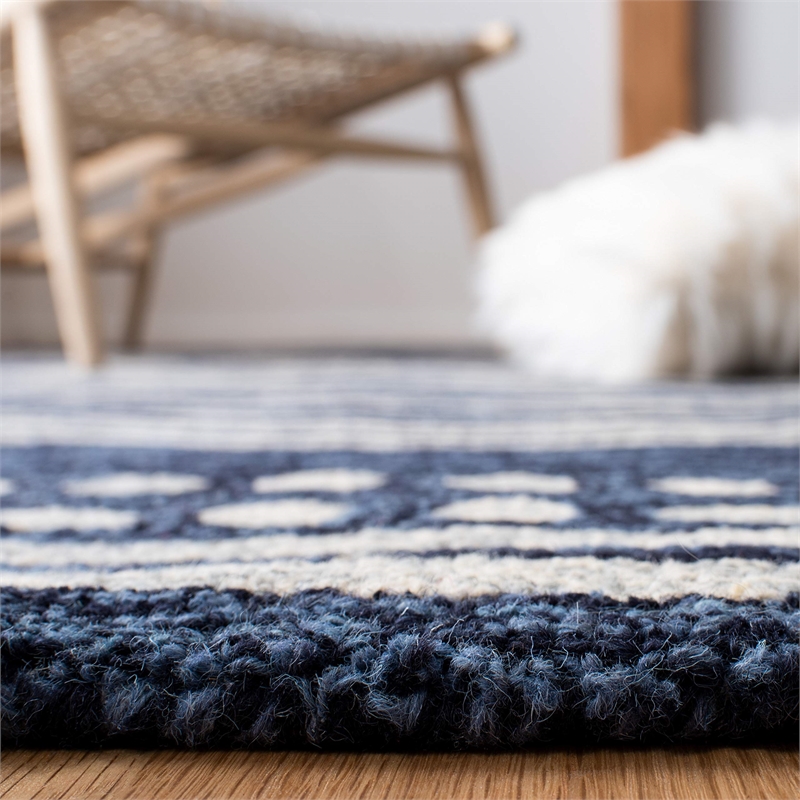 Safavieh Micro-Loop 4' x 6' Hand Tufted Wool Rug in Navy and Ivory