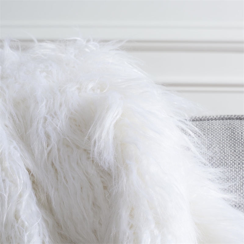 Safavieh Faux Cuddle Fur Throw Blanket in Snow White