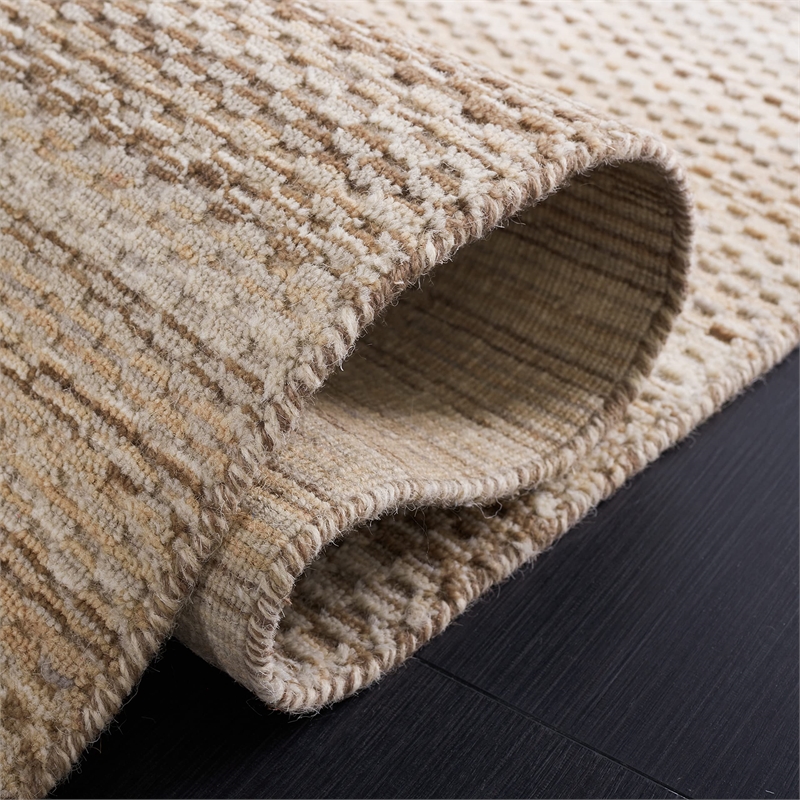 Safavieh Himalaya 6' X 9' Hand Loomed Wool Rug in Beige